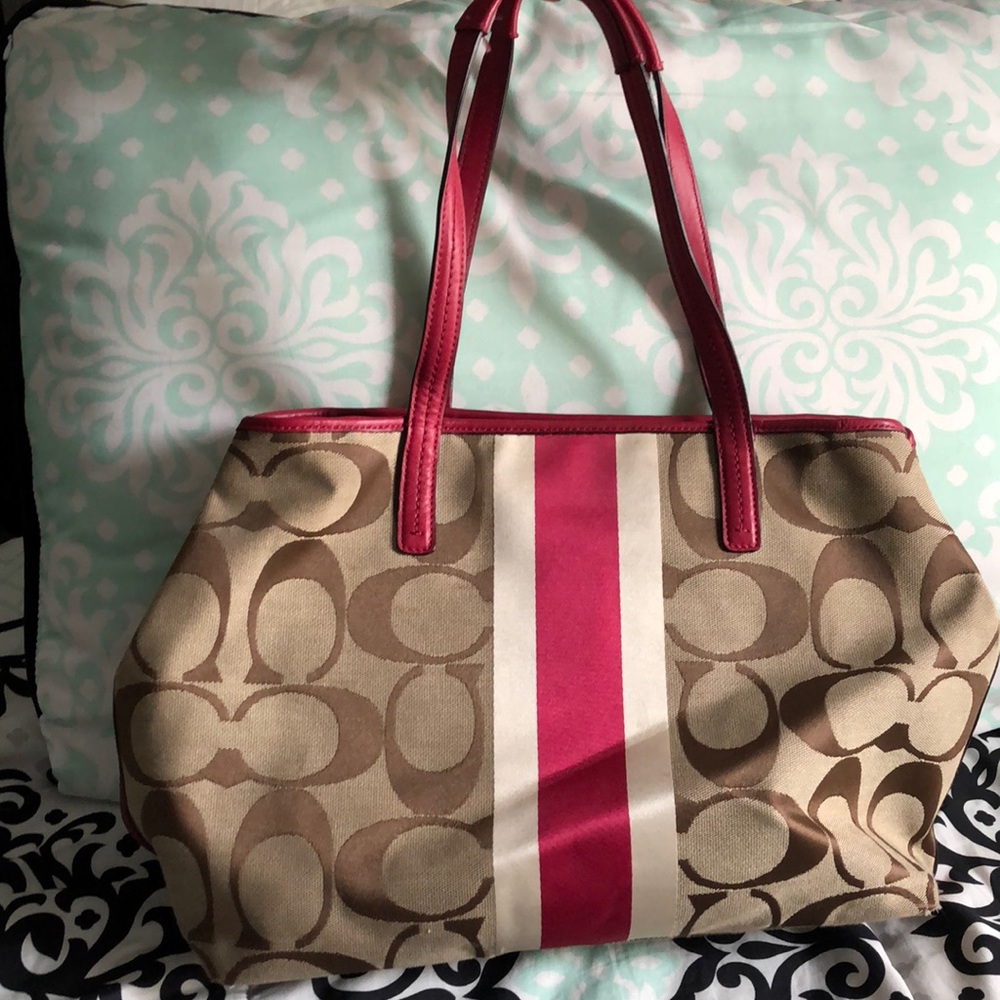 Coach purse - Picture 2 of 3